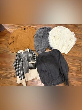 Women’s small sweater lot